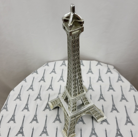 Silver Eiffel Tower - Picture 2 of 4